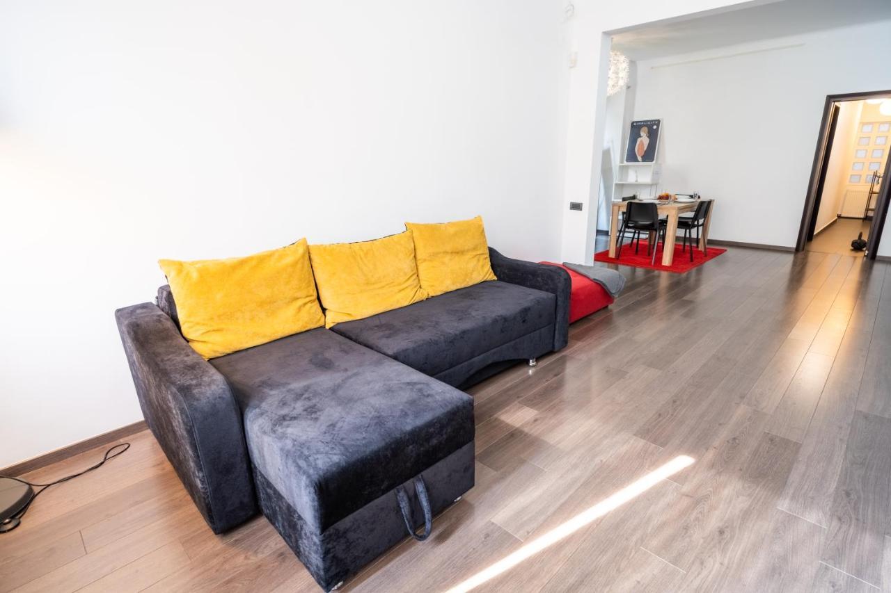 Cozy & Spacious Flat Near Victoriei Square Бухарест Экстерьер фото