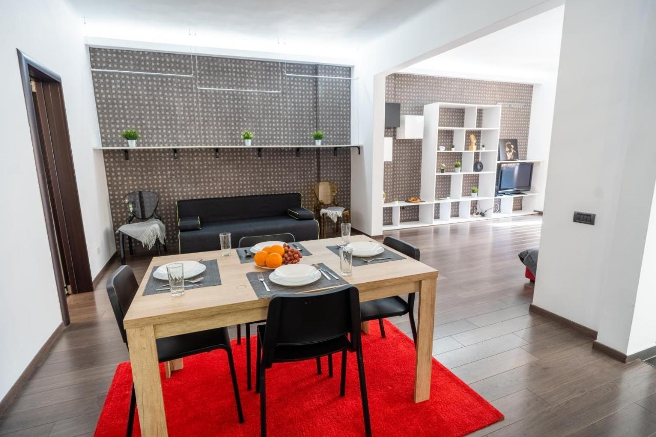 Cozy & Spacious Flat Near Victoriei Square Бухарест Экстерьер фото